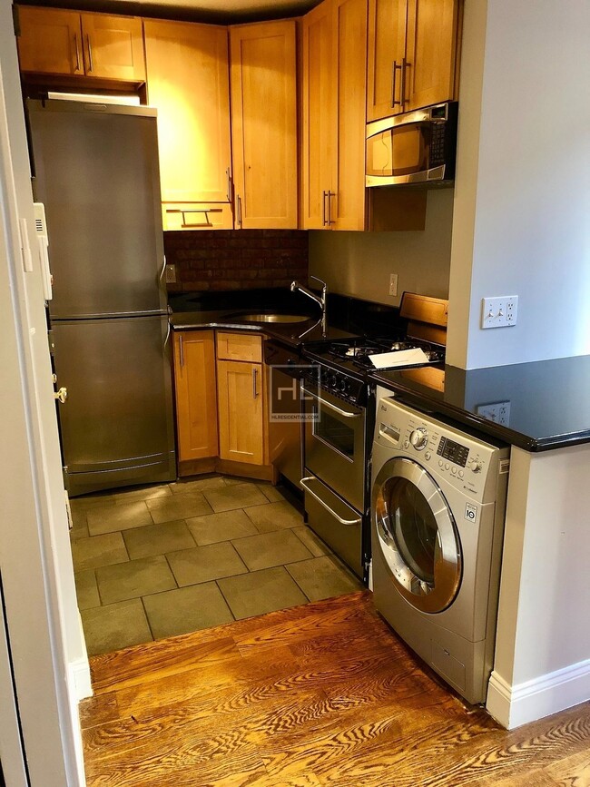 Building Photo - East 50th Street