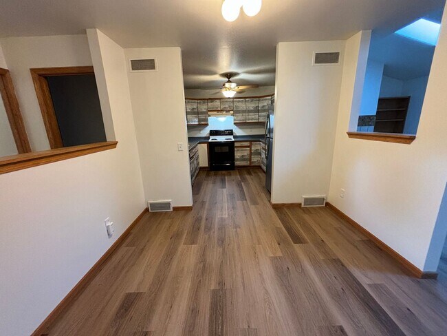 Building Photo - Edgartown Duplex