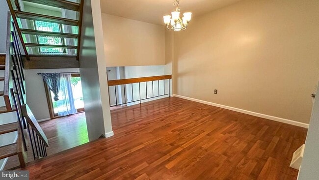 Building Photo - 7 Pinehurst Ct