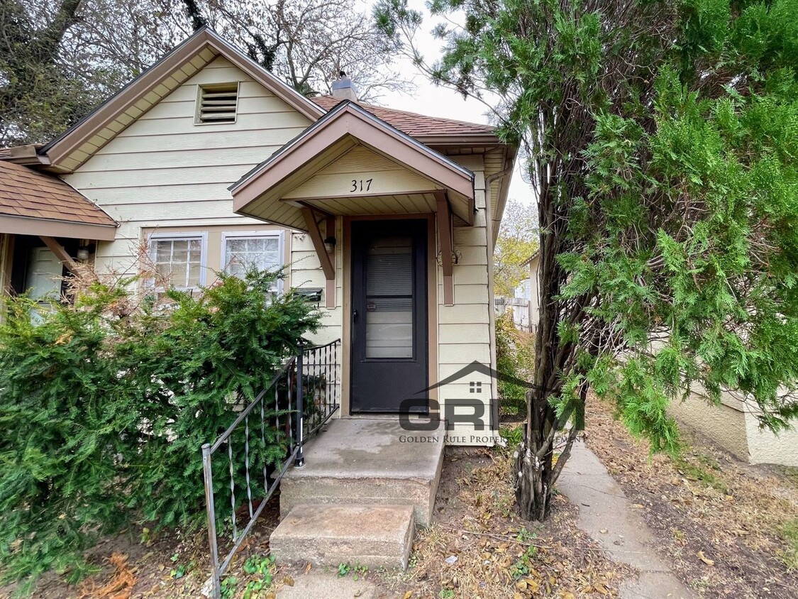 Primary Photo - 1 Bed 1 Bath Duplex