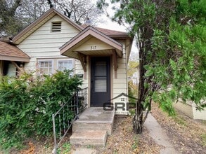 Building Photo - 317 W 7th Ave
