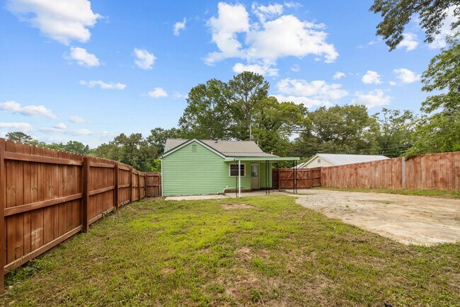 Foto del edificio - Charming 3 Bedroom, 1.5 Bathroom house