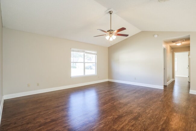 Building Photo - 8244 International Village Dr