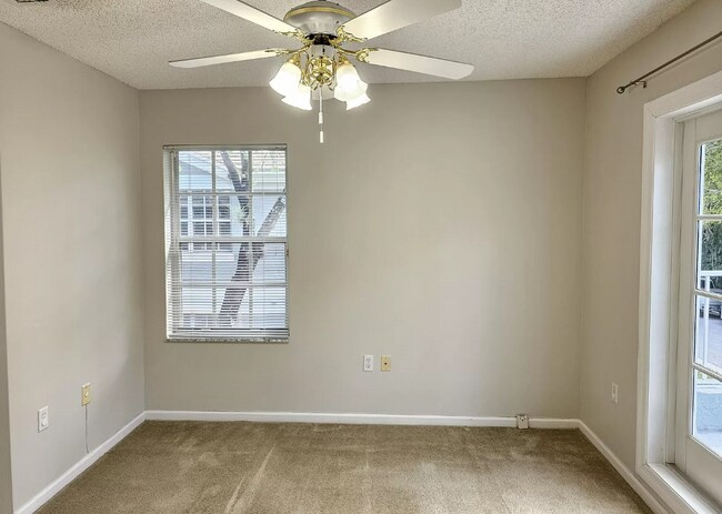 Foto del edificio - 10303 N Andover Coach Ln