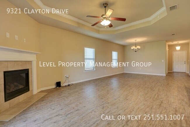 Foto del edificio - 9321 Clayton Dr