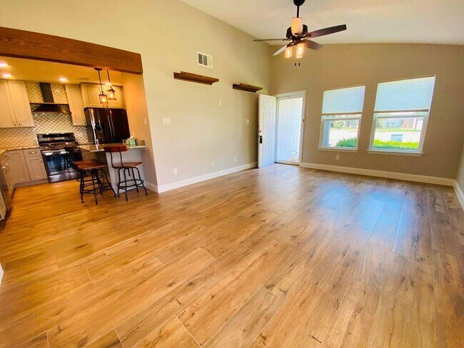 Foto del edificio - 13000 Pollard Dr