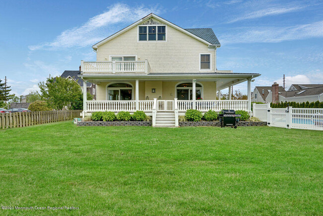 Building Photo - 1228 Ocean Ave