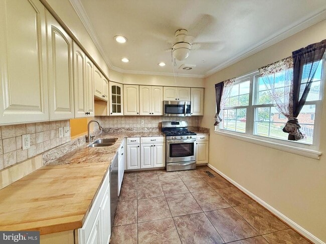 Foto del edificio - 15008 Cherrydale Dr