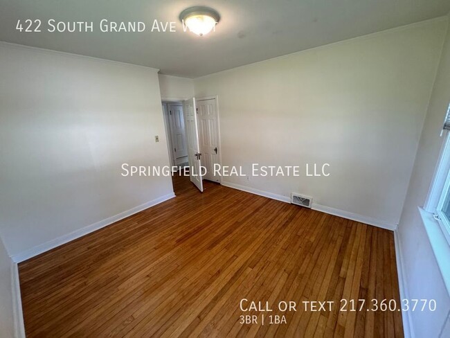 Building Photo - Spacious 3-Bed