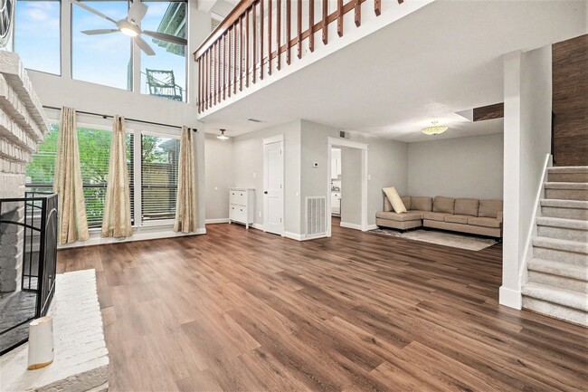 Building Photo - 18242 Lakeside Ln