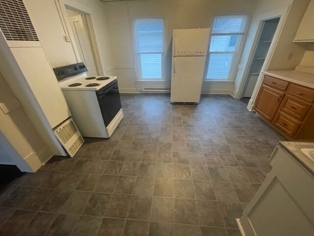 Building Photo - 1409 Carl Ave