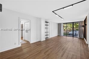 Foto del edificio - 3301 N Country Club Dr