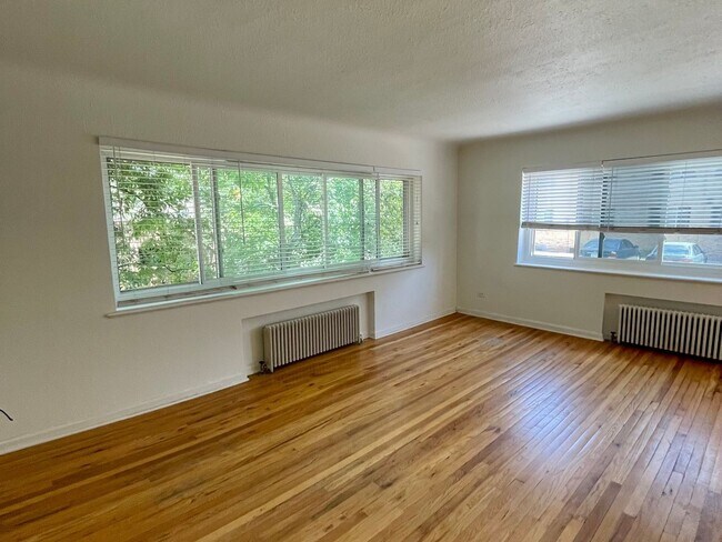 Foto del edificio - 2 Bedroom Condo in Park Hill, Denver