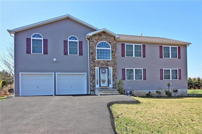 Building Photo - 142 Bull Run