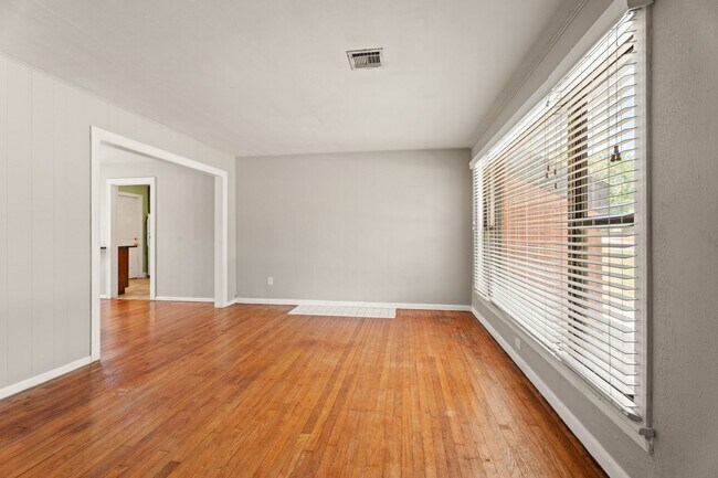 Building Photo - 3132 NW 44th St
