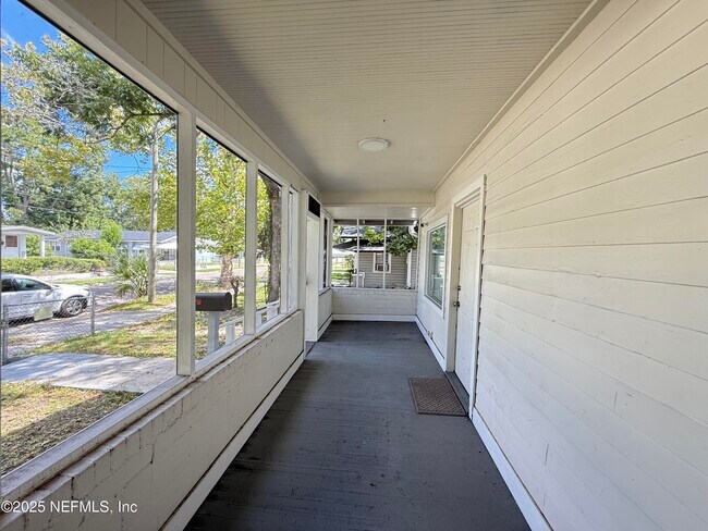 Building Photo - 1204 W 31st St