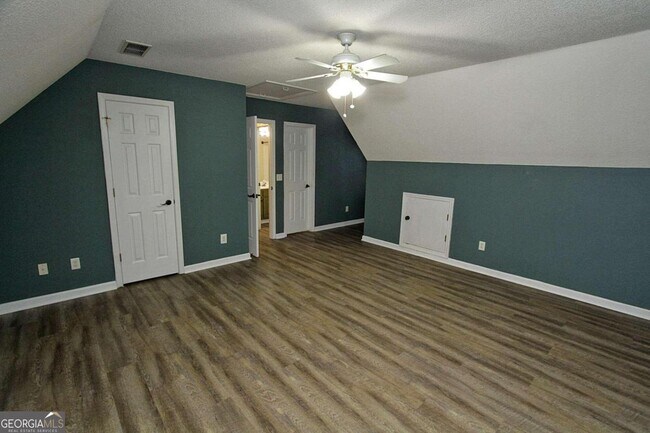 Foto del edificio - 2515 Lakeview Trail