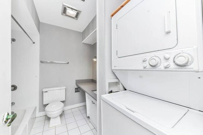 Foto del edificio - 10308 Circle Dr