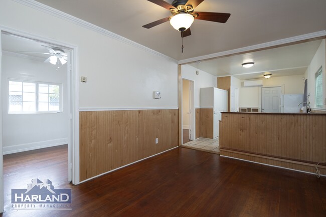 Building Photo - 1032 S Evans St