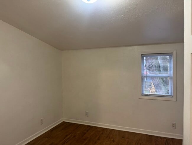 Building Photo - 2937 Sachs St