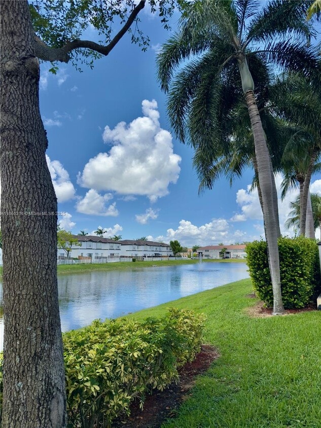 Foto principal - 11468 NW 77th St
