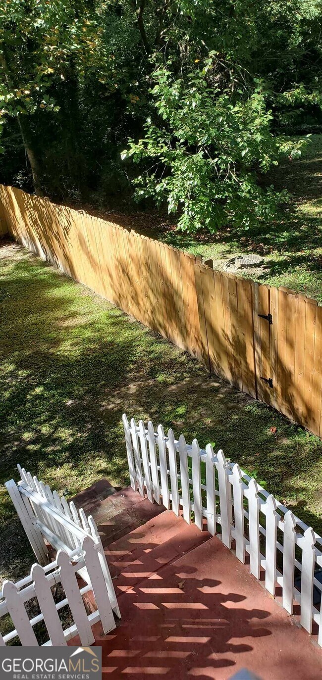 Foto del edificio - 2828 Engle Rd NW