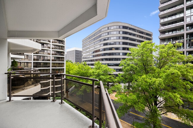 Foto del edificio - 1530 Key Blvd