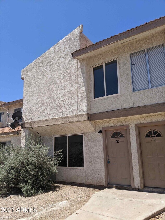Foto principal - 2 br, 2 bath Condo - 3840 N 43rd Ave Apt 7...