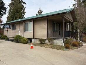 Building Photo - 2114 S Fruitland