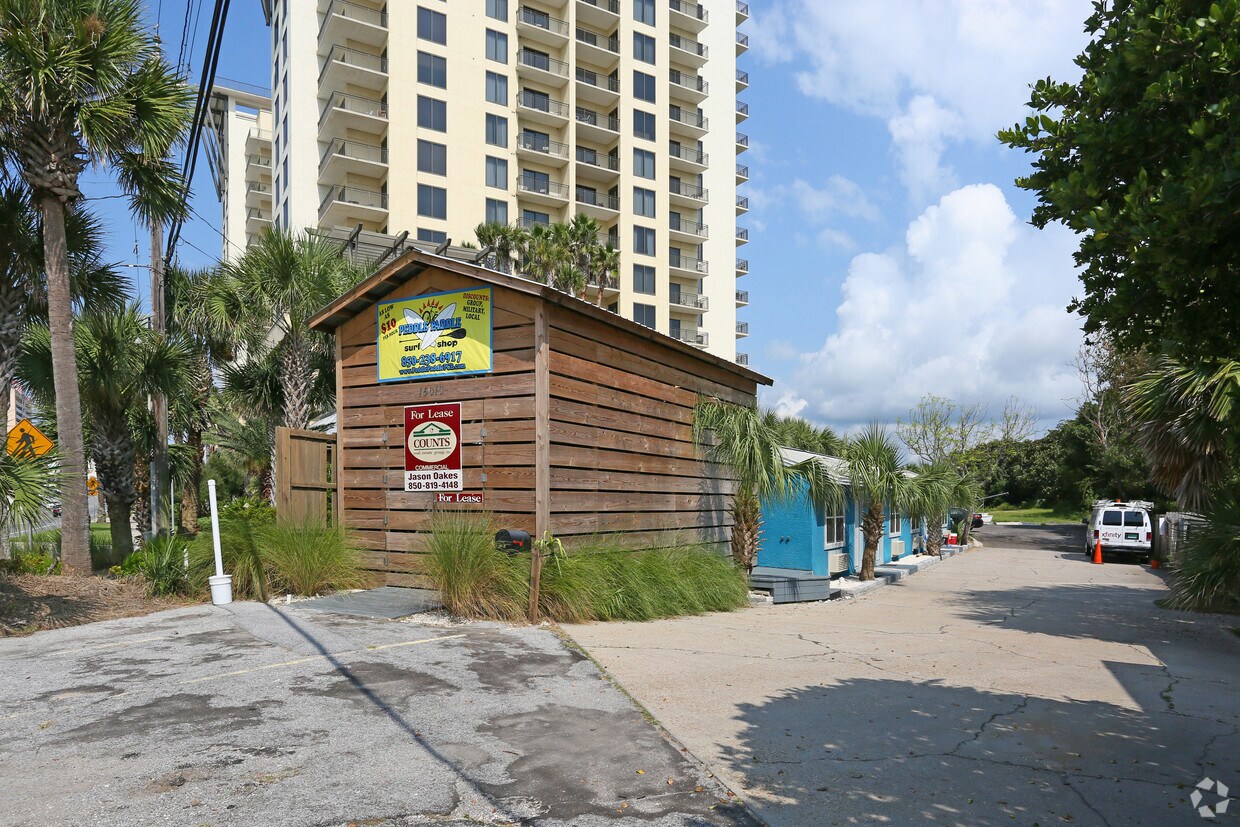 Primary Photo - 15010 Front Beach Rd