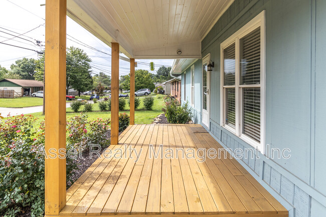 Building Photo - 8544 Baron Dr