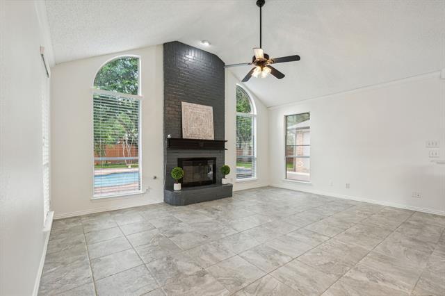 Foto del edificio - 302 Chestnut Cove Cir