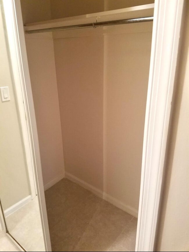 Building Photo - 2200 NE 66th St