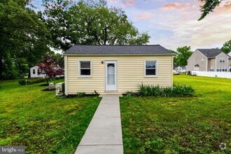 Building Photo - 366 Winmeyer Ave