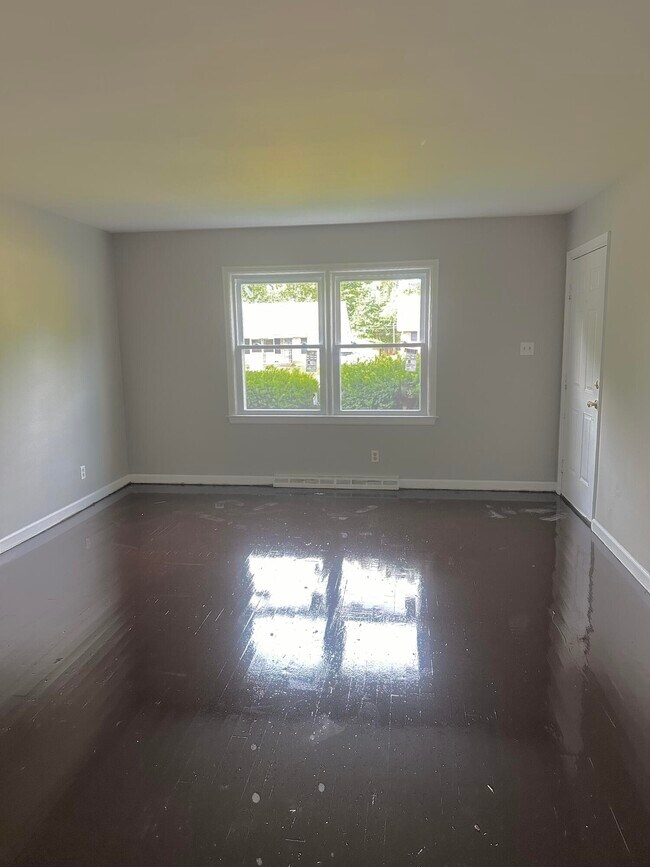 Building Photo - 126 Greenbriar Rd