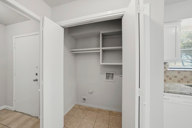 Building Photo - 9036 Kerrwood Ln