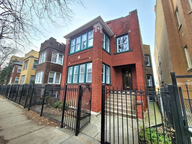Foto del edificio - 4948 N Albany Ave