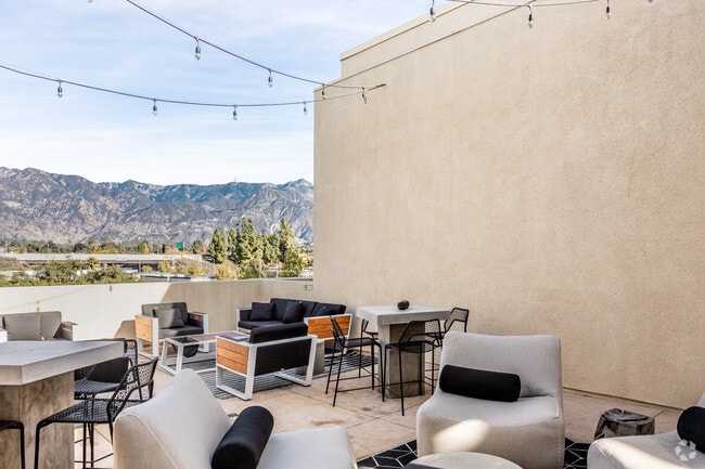 Luxe Pasadena