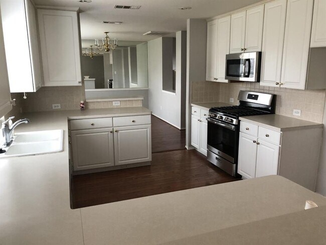 Foto del edificio - 5923 Crestberry Ln