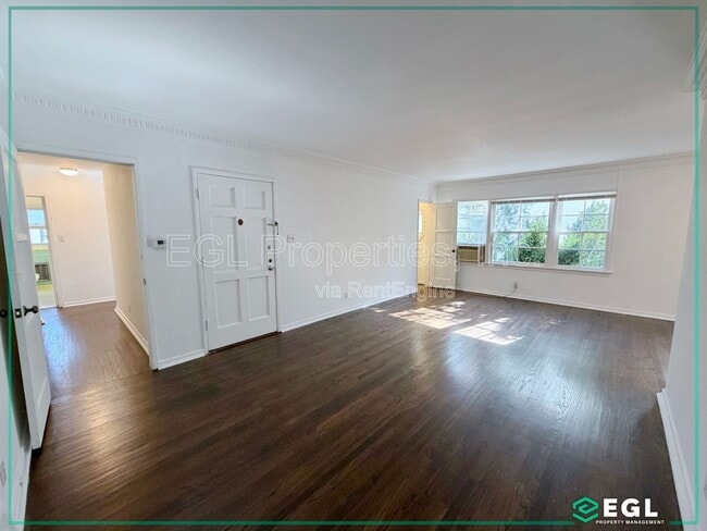 Building Photo - 5803 W Olympic Blvd