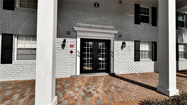 Foto del edificio - 205 Lewfield Cir