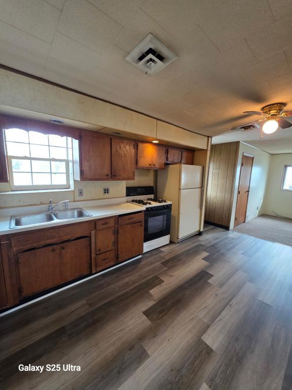 Foto del edificio - 371 W 12th St