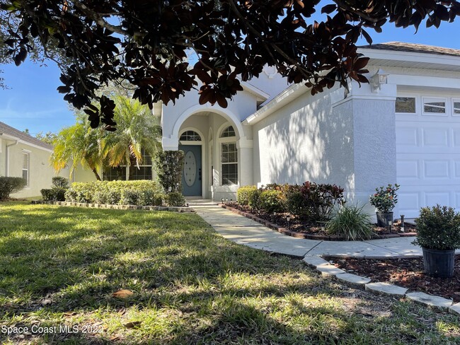 Building Photo - 2071 12 Oaks Dr SE