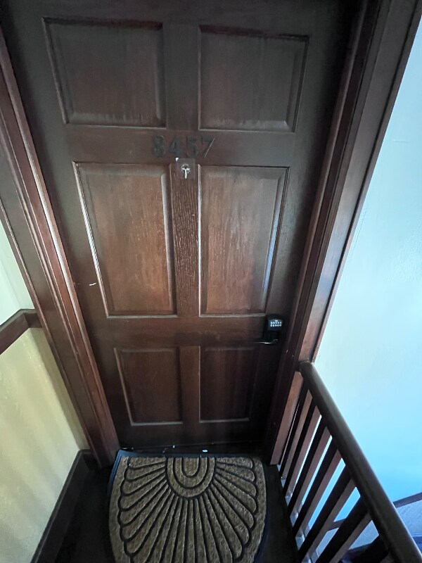 Foto principal - 8457 Cahalan St