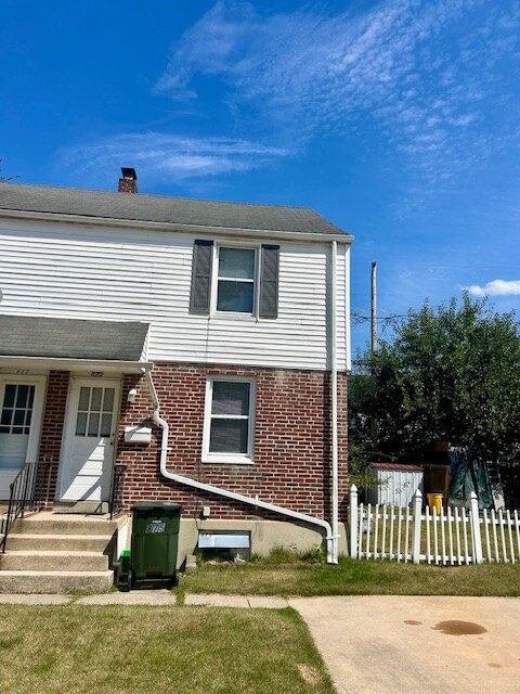 Foto principal - 875 Fahs St
