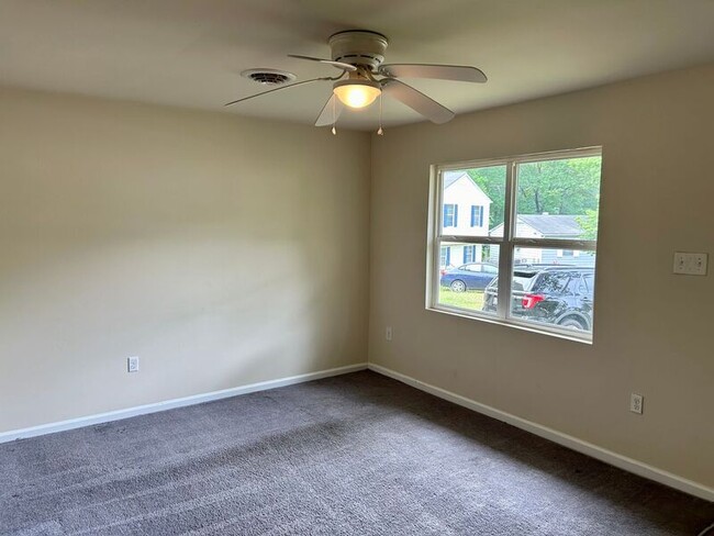 Building Photo - 1107 Worthington Ct