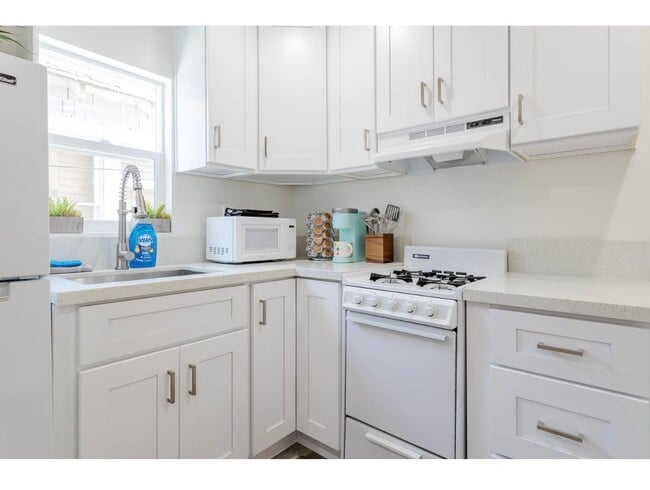 Building Photo - 227 Horizon Ave