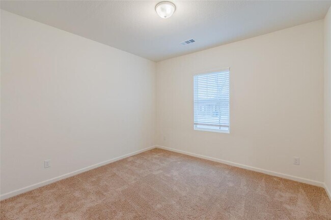 Building Photo - 730 Wishire