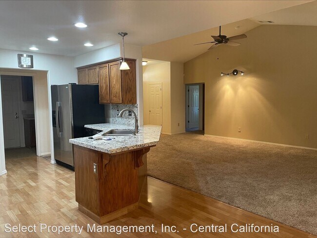 Building Photo - 4 br, 2 bath House - 3942 Finch Court