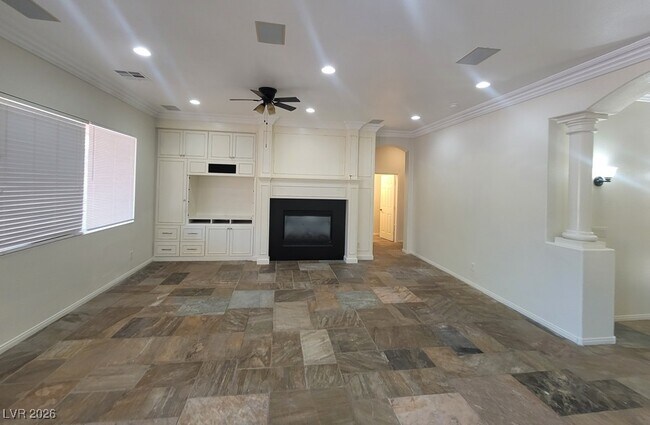 Foto del edificio - 9338 Wilderness Glen Ave